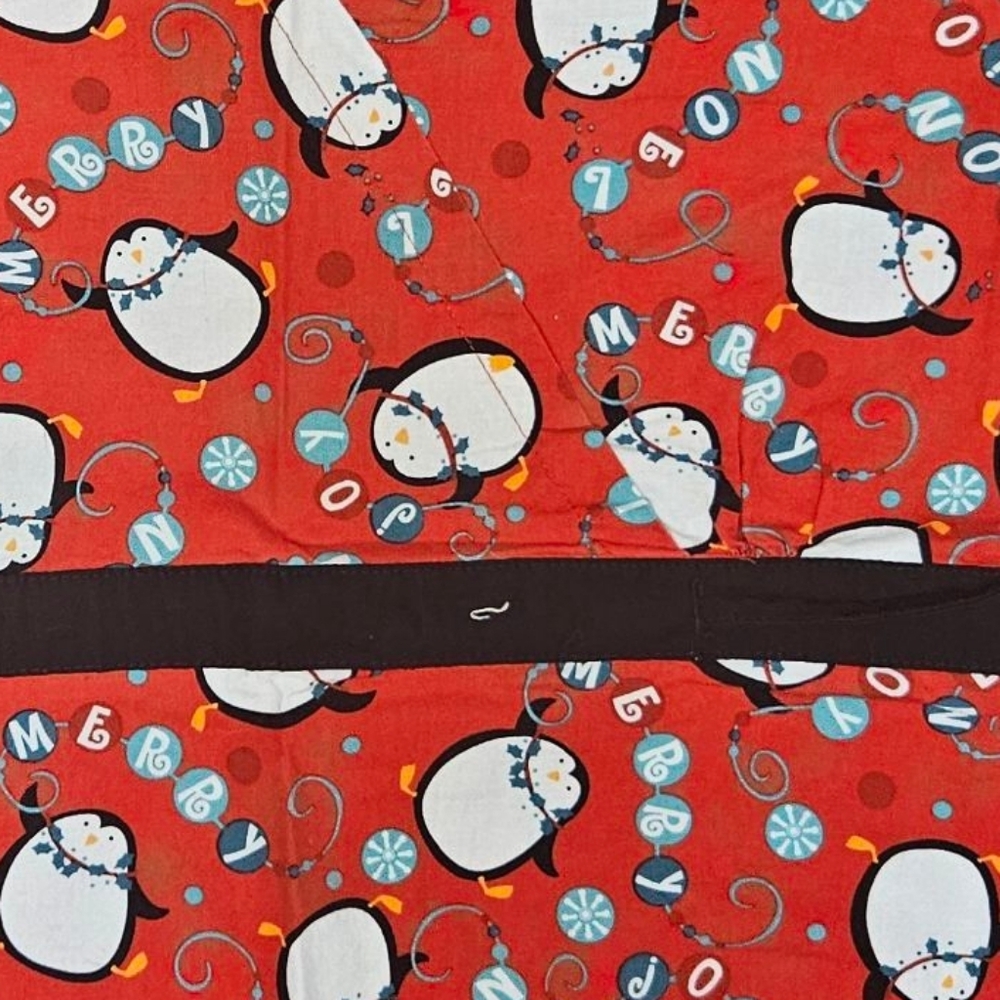 Penguins Medium Scrub Top - Picture 2 of 2